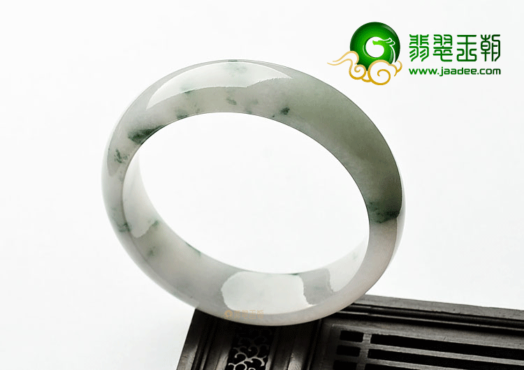 糯冰种飘花手镯(56.1mm)