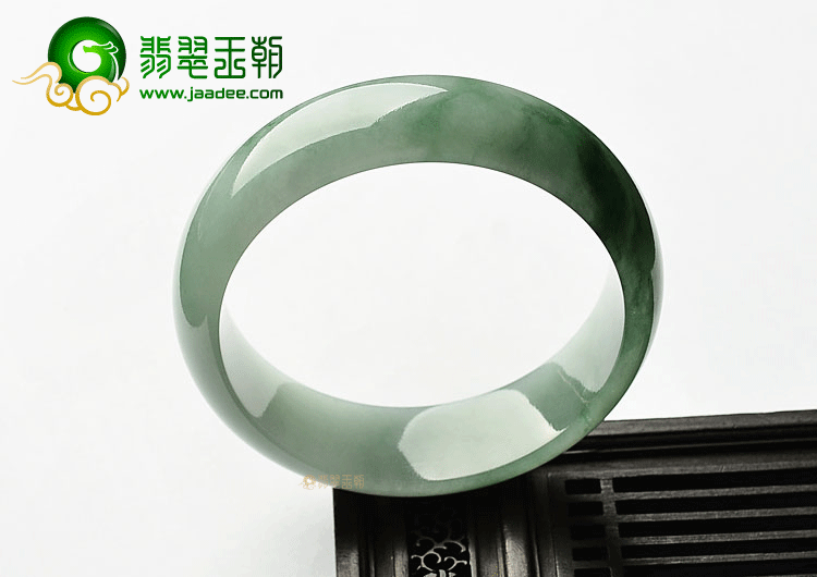 糯冰种略飘花手镯(57.3mm)