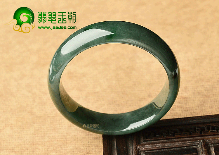 糯冰种油青手镯(58mm)