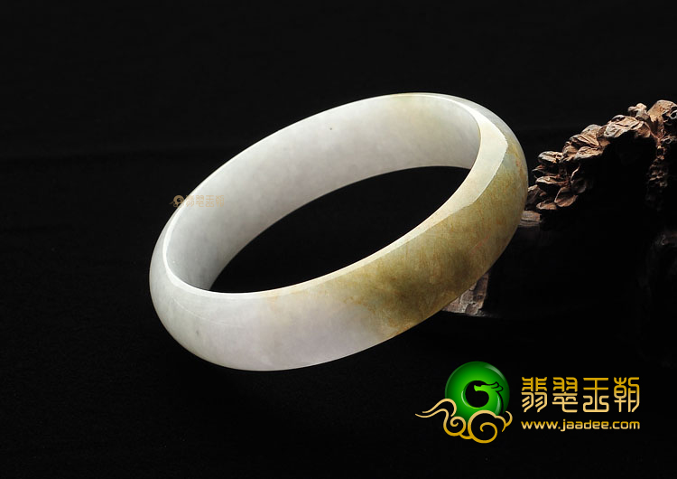 糯冰种飘淡黄翡手镯(57.4mm)