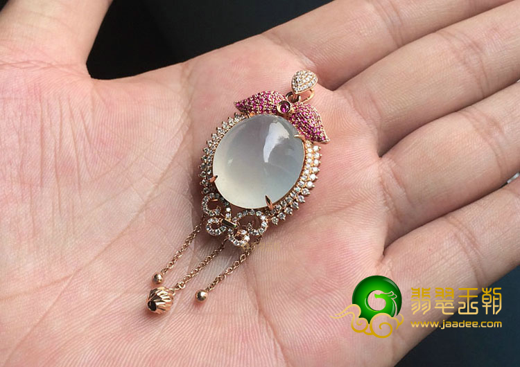(超值推荐)冰种无色镶玫瑰金胸坠(真钻)
