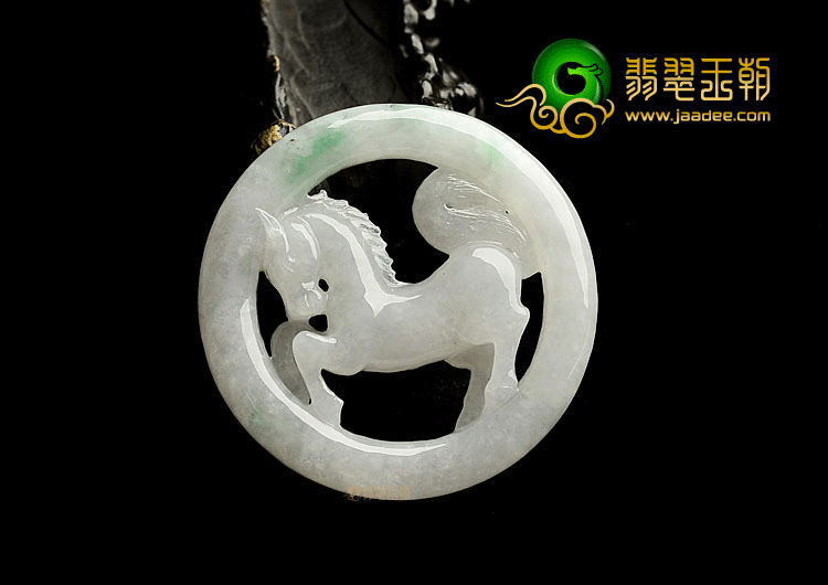 糯冰种飘翠马牌挂件