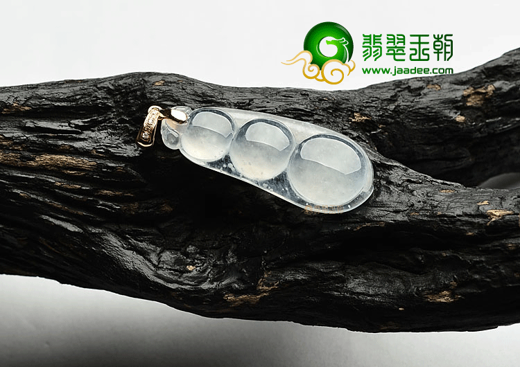 冰种晴水四季豆挂件(金扣)