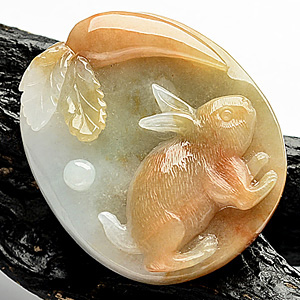 细糯种红黄翡玉兔挂件