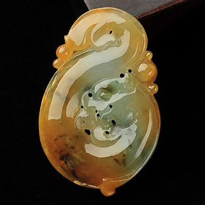 冰种黄翡飘花龙行如意挂件