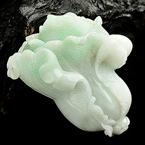 细糯种飘翠白菜手玩件