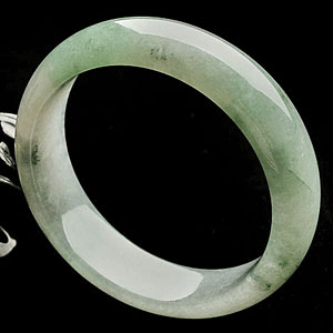 糯冰种略飘花手镯(57.6mm)