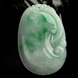 糯冰种淡春带彩如意挂件