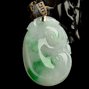 冰种飘翠如意挂件(金扣)