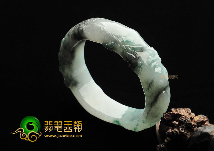 冰种飘花一往情深雕花贵妃镯(56.3mm-48.7mm)