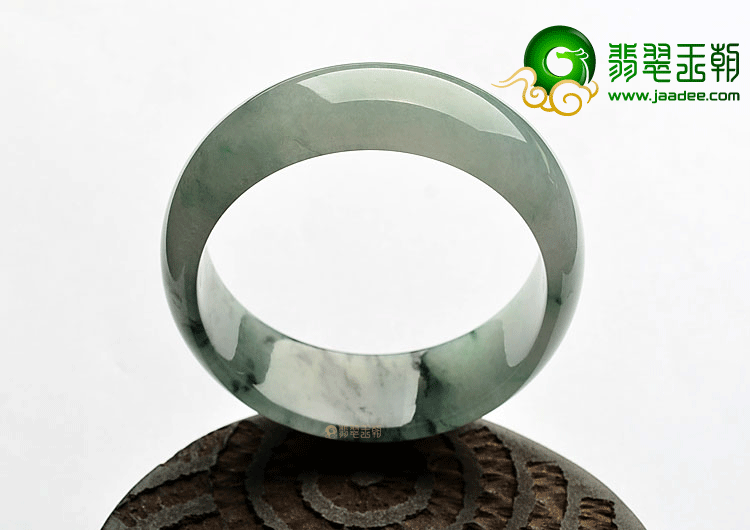 冰种飘花贵妃镯(56.4mm-52mm)