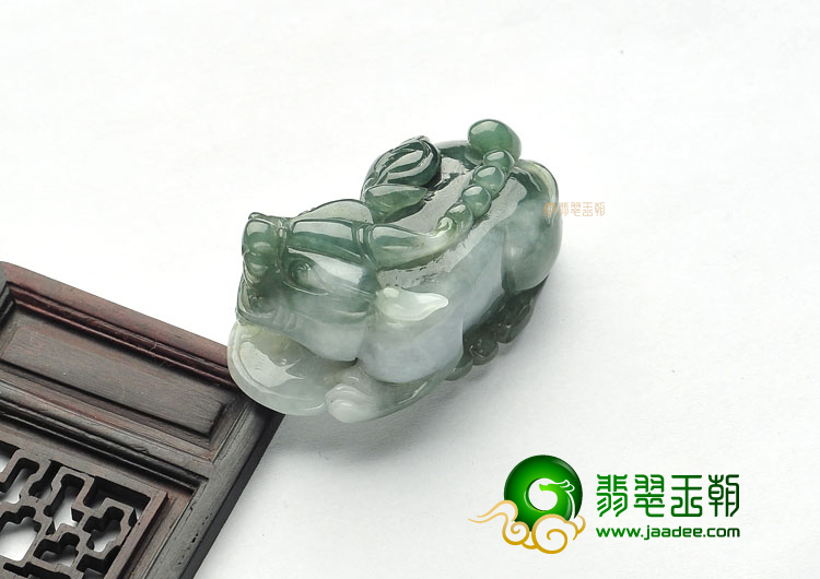 糯冰种晴水貔貅挂件