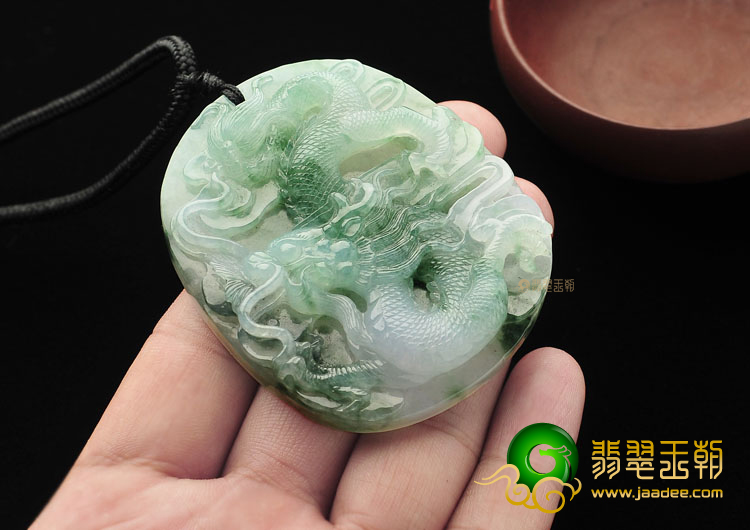 糯冰种飘花龙凤牌挂件