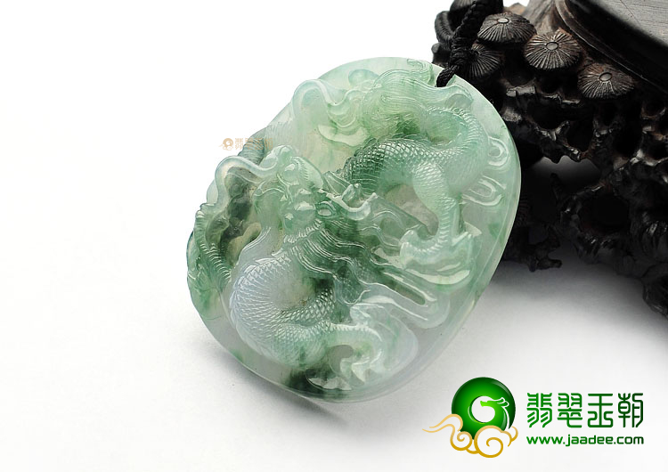 糯冰种飘花龙凤牌挂件