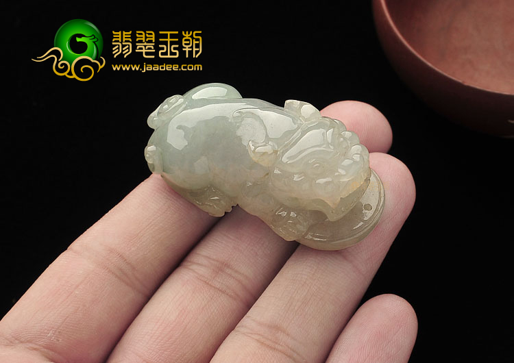 糯冰种淡晴水貔貅挂件