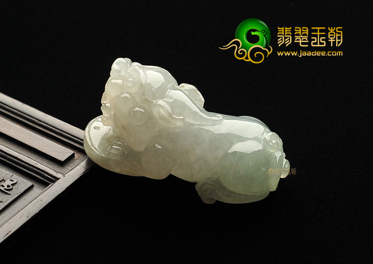 糯冰种淡晴水貔貅挂件