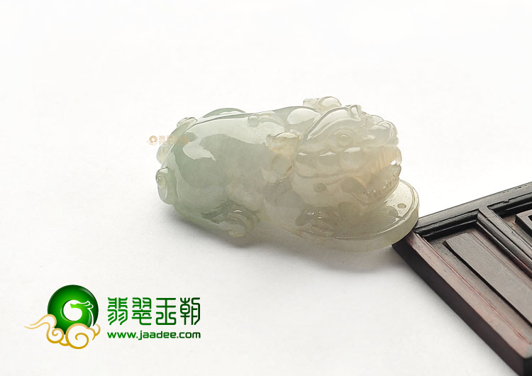 糯冰种淡晴水貔貅挂件