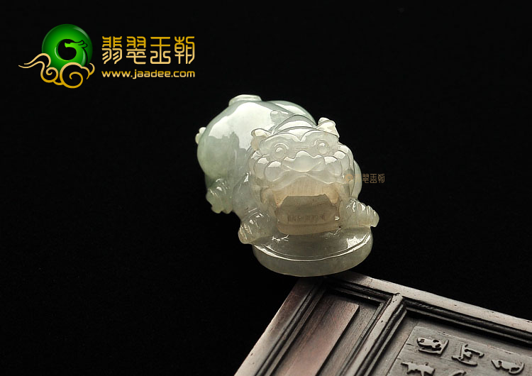 糯冰种淡晴水貔貅挂件