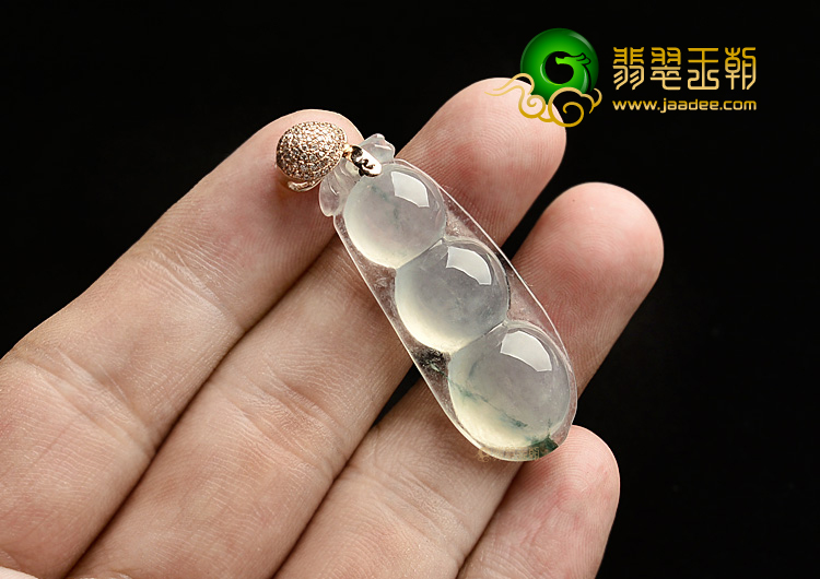 冰玻种飘花四季豆挂件(金扣)