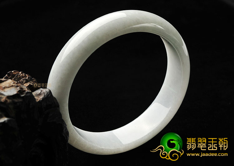 糯冰种淡晴水手镯(57.7mm)
