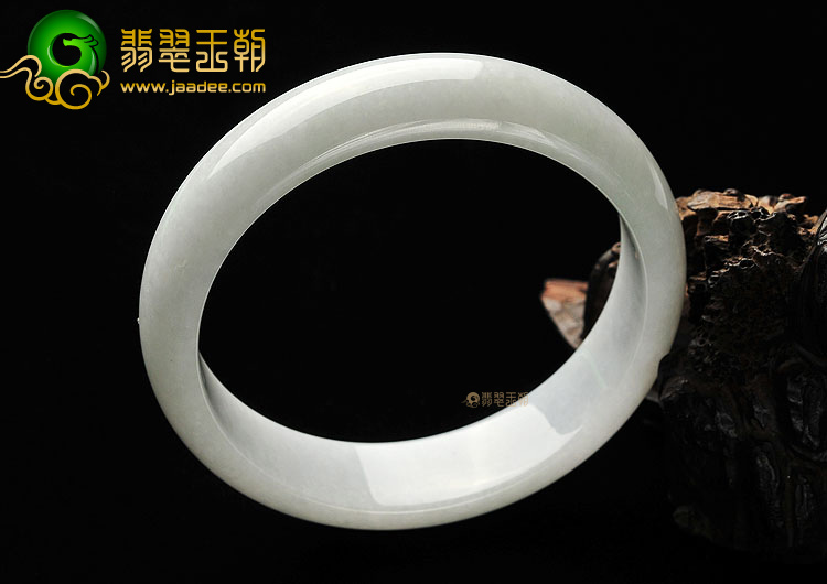 糯冰种淡晴水手镯(57.7mm)