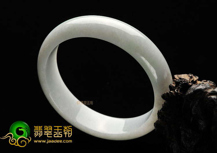 糯冰种淡晴水手镯(57.7mm)