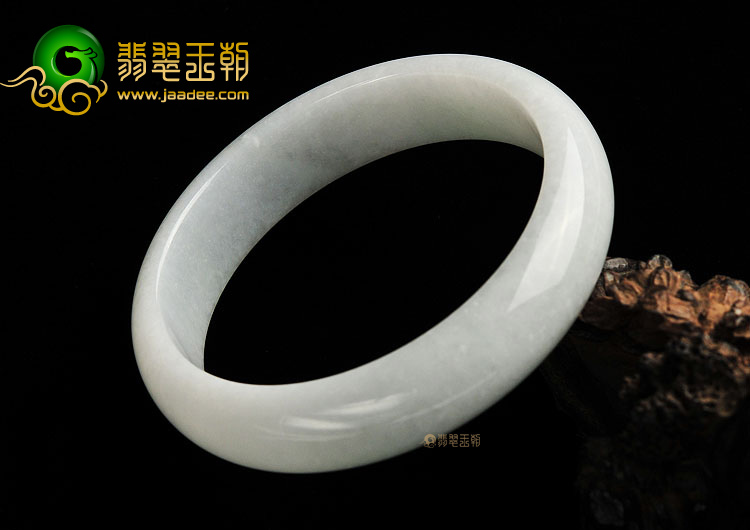 糯冰种淡晴水手镯(57.7mm)