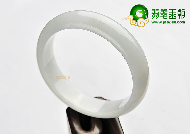 (超值推荐)糯冰种淡晴水手镯(57.6mm)