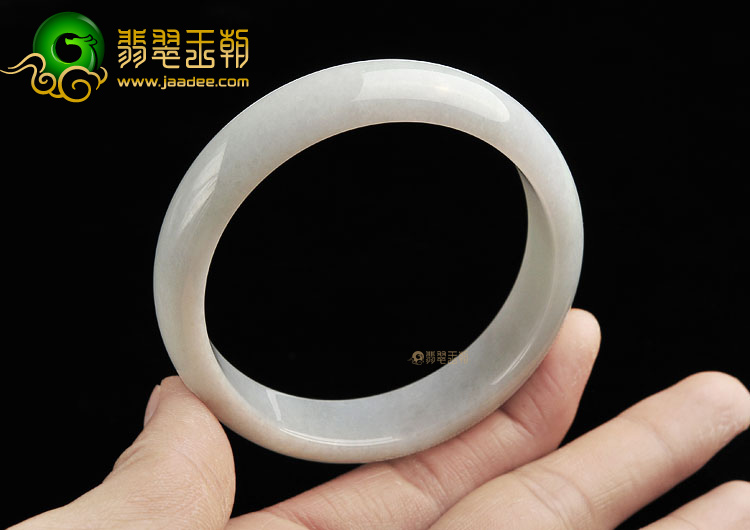 (超值推荐)糯冰种淡晴水手镯(57.6mm)
