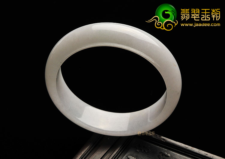 (超值推荐)糯冰种淡晴水手镯(57.9mm)