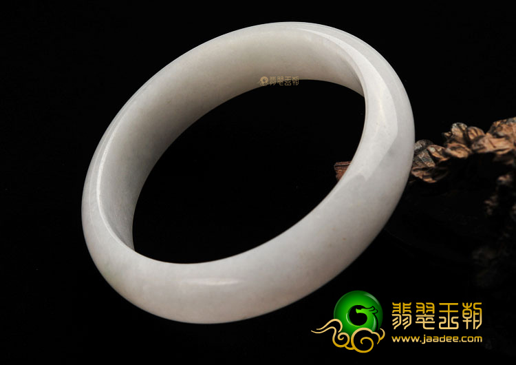 (超值推荐)糯冰种淡晴水手镯(57.9mm)