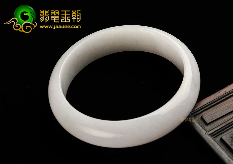 (超值推荐)糯冰种淡晴水手镯(57.9mm)