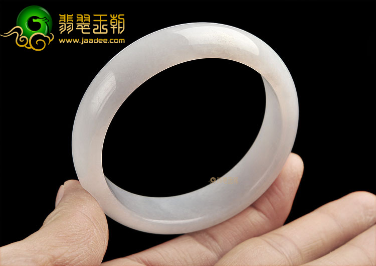 (超值推荐)糯冰种白色手镯(56.5mm)
