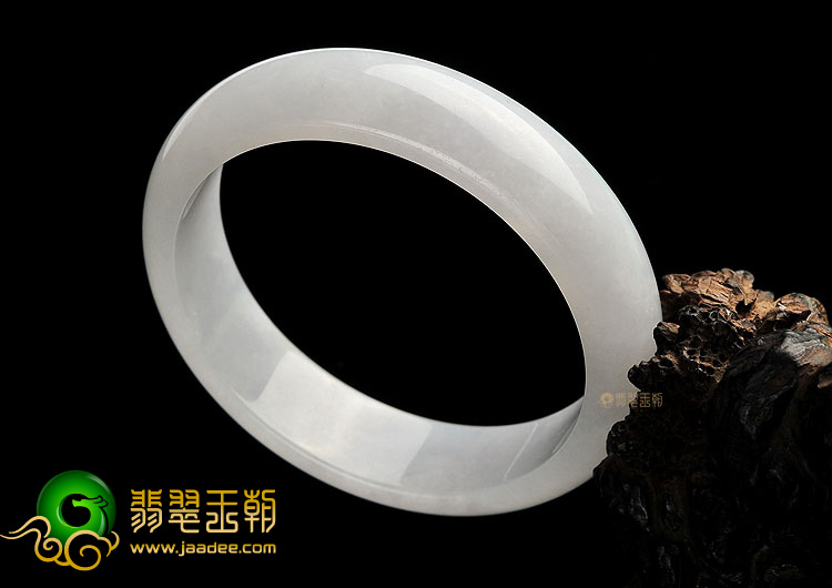 (超值推荐)糯冰种白色手镯(56.5mm)