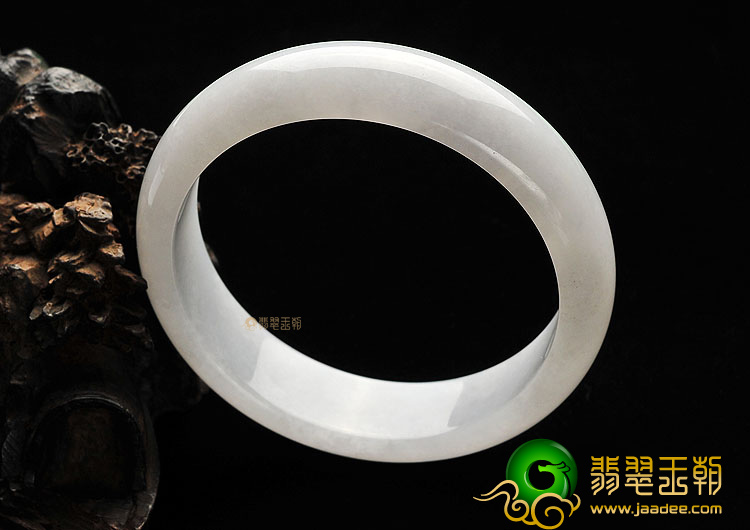 (超值推荐)糯冰种白色手镯(56.5mm)
