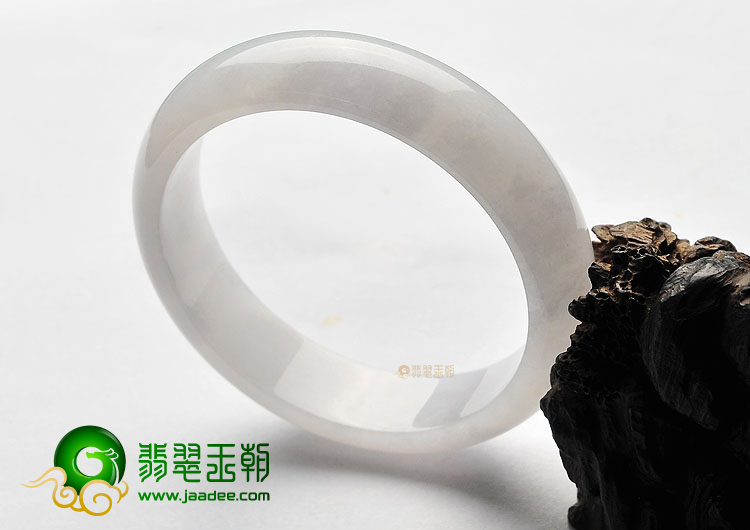 (超值推荐)糯冰种白色手镯(56.5mm)
