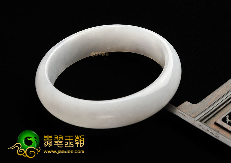 (超值推荐)糯冰种白色手镯(56.5mm)