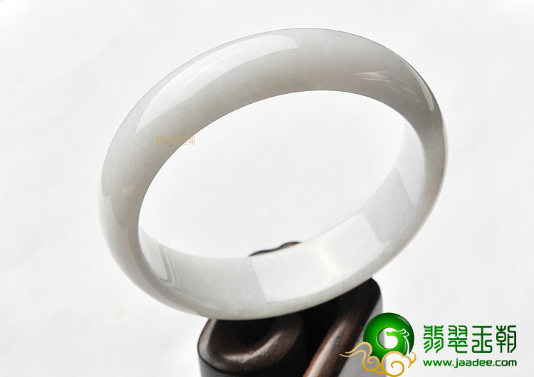 (超值推荐)糯冰种无色手镯(56.6mm)