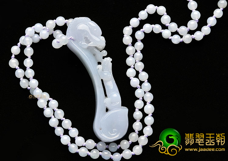 (超值推荐)糯冰种淡紫罗兰龙钩挂件