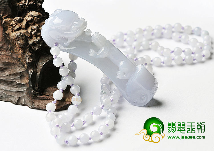 (超值推荐)糯冰种淡紫罗兰龙钩挂件