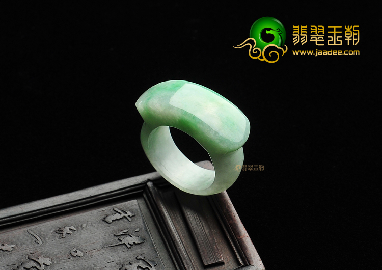 糯冰种飘翠马鞍戒