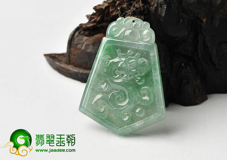 冰种晴水飘翠仿古龙牌挂件