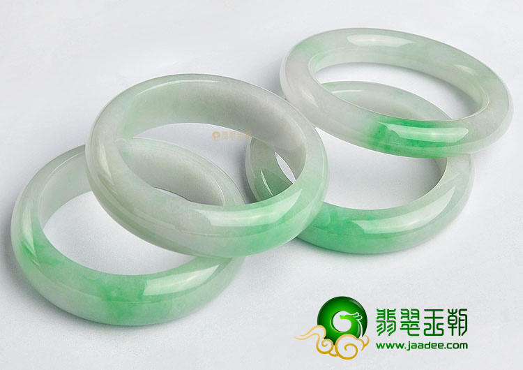 (超值推荐)糯冰种翠色手镯(54.3mm-55.1mm-57.4mm-55.1mm)(一批走)