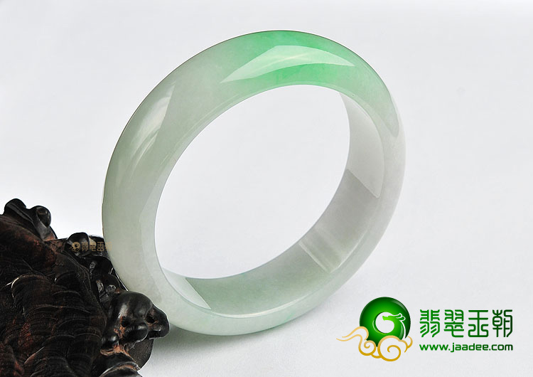 (超值推荐)糯冰种翠色手镯(54.3mm-55.1mm-57.4mm-55.1mm)(一批走)