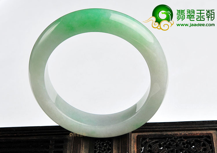 (超值推荐)糯冰种翠色手镯(54.3mm-55.1mm-57.4mm-55.1mm)(一批走)