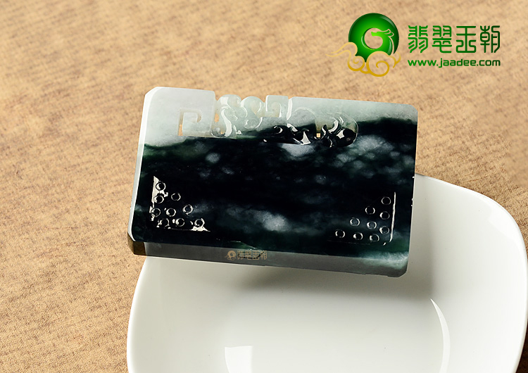 糯冰种油青仿古龙牌挂件