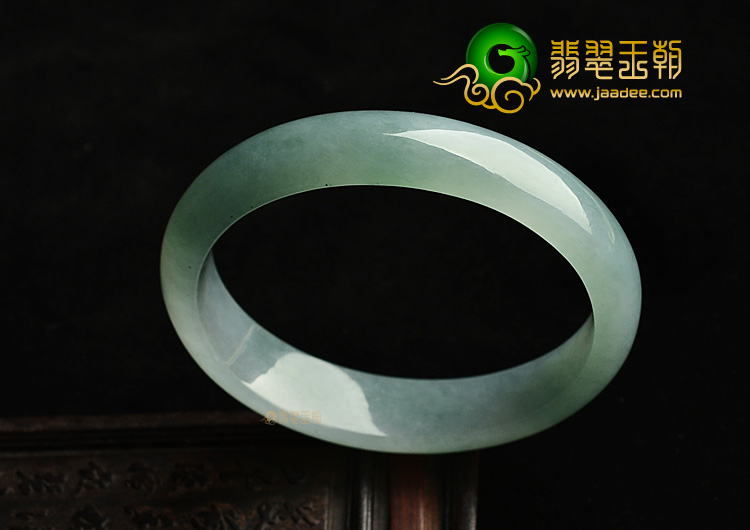冰种蓝晴水贵妃镯(58.8mm-49.8mm)