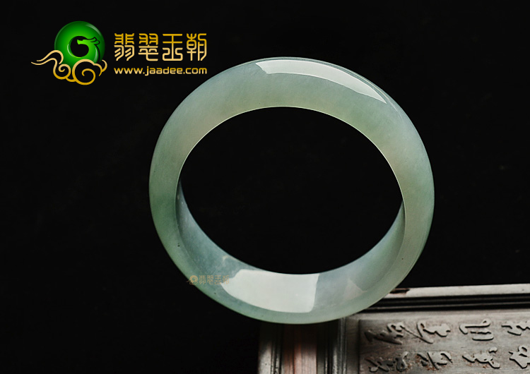 冰种蓝晴水贵妃镯(58.8mm-49.8mm)