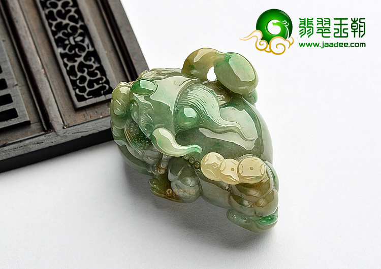 糯冰种黄加绿金蟾挂件