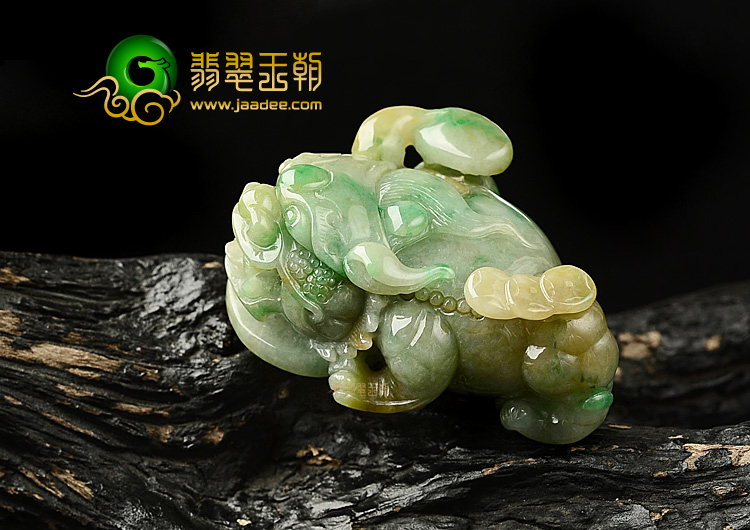糯冰种黄加绿金蟾挂件